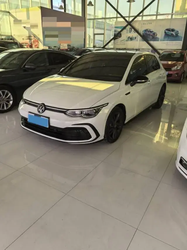 2023 VOLKSWAGEN GOLF view 1