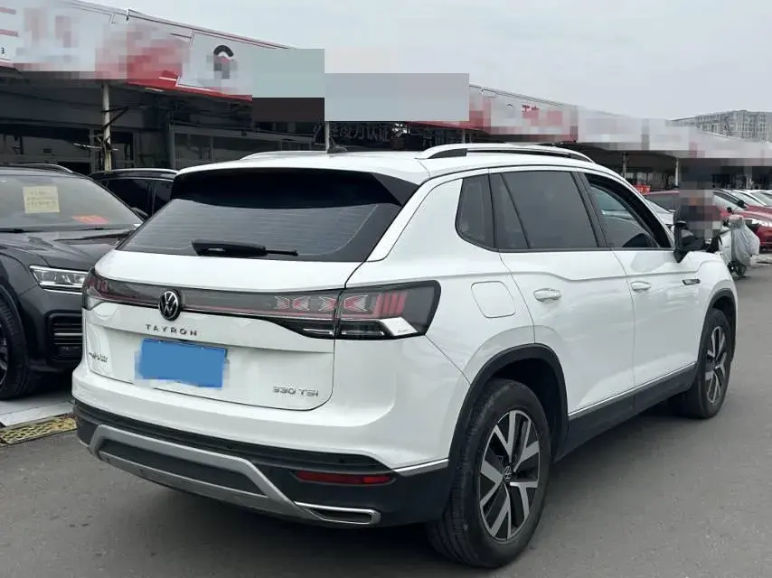 2023 VOLKSWAGEN TAYRON thumbnail 3