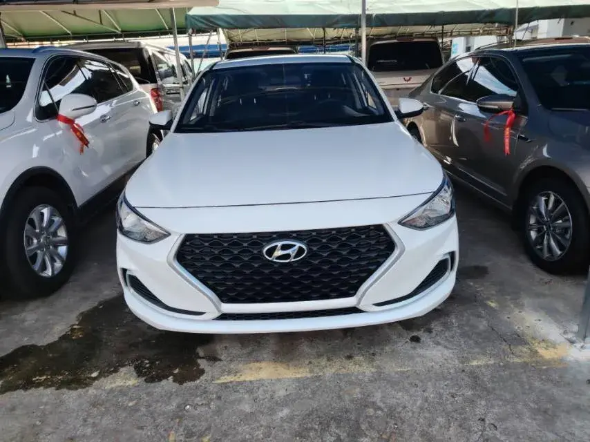 2017 HYUNDAI CELESTA thumbnail 2