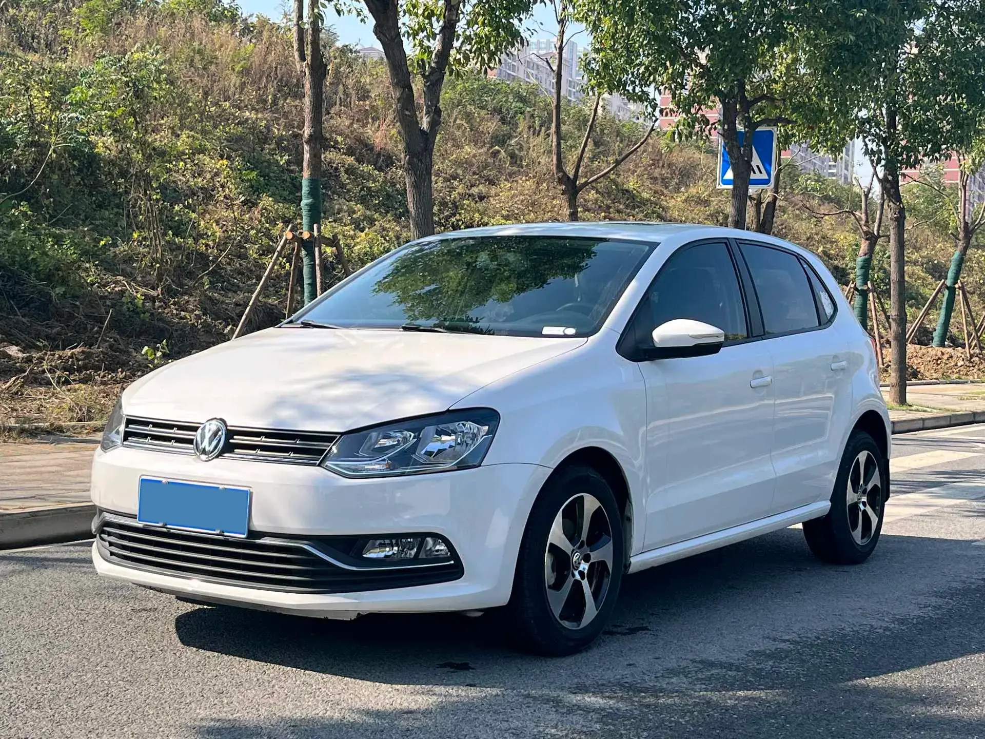 2018 VOLKSWAGEN POLO view 1