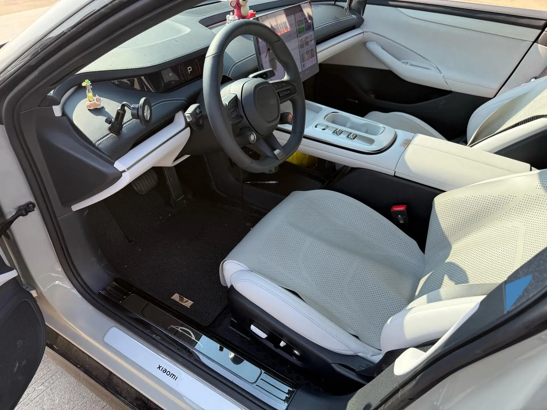 2024 MI SU7 thumbnail 3