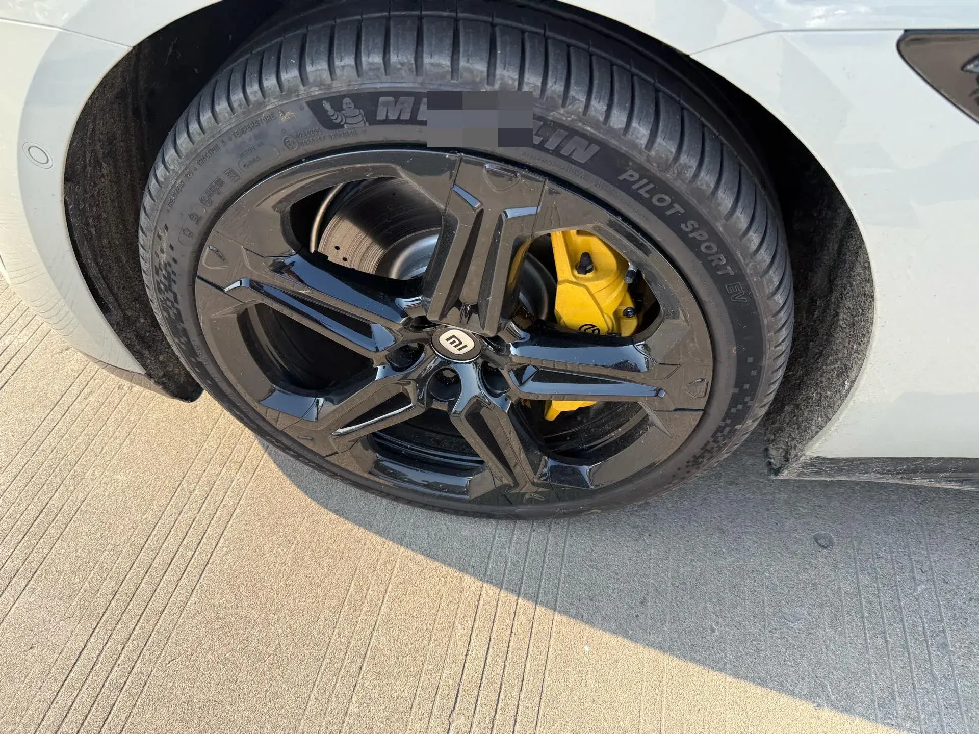 2024 MI SU7 thumbnail 2