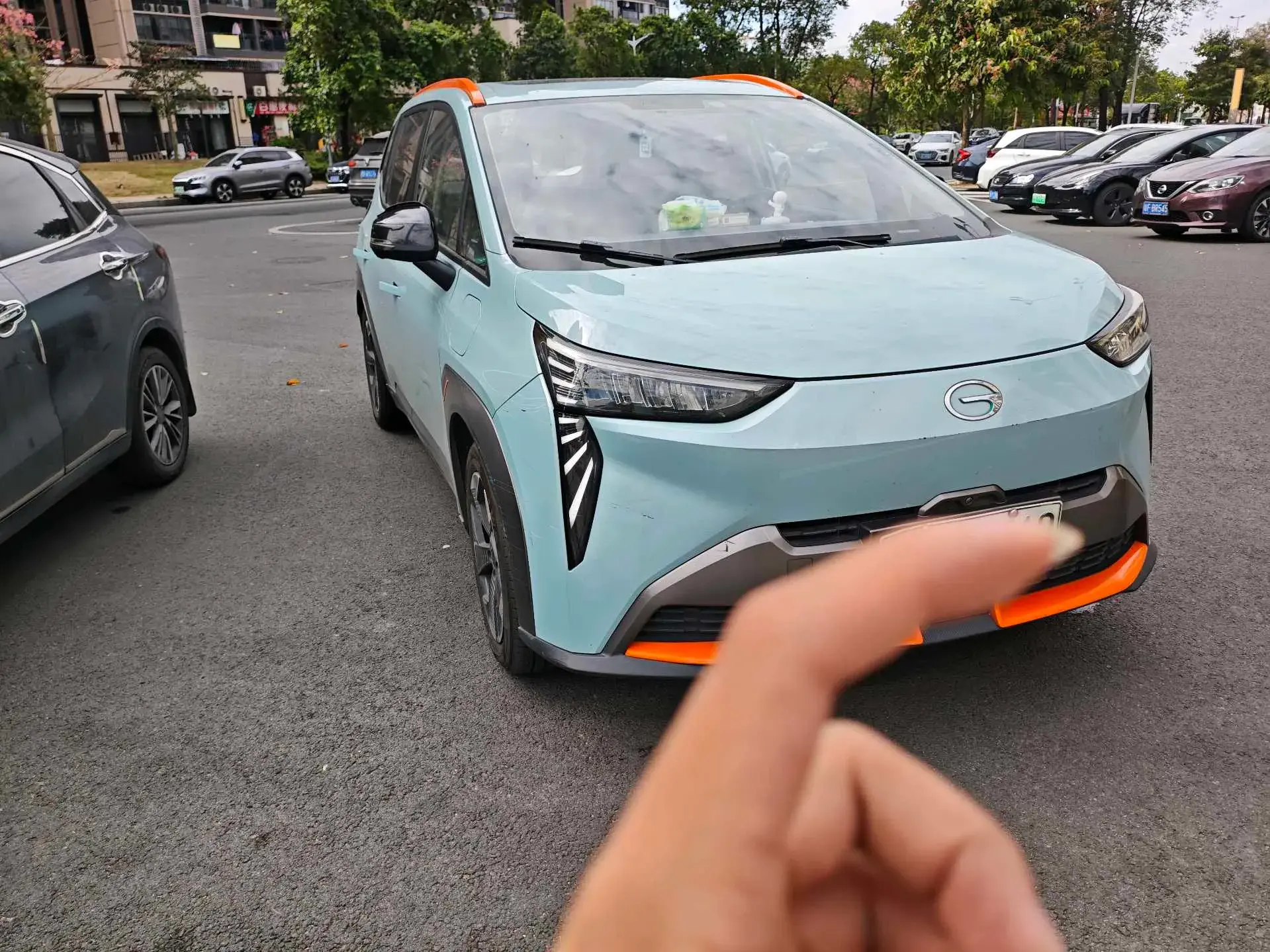 2021 AION Y thumbnail 3