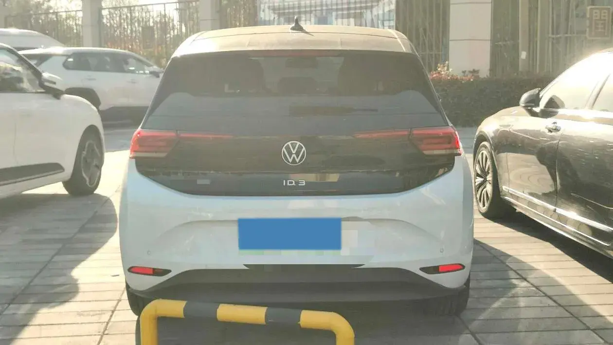 2022 VOLKSWAGEN ID.3 thumbnail 3