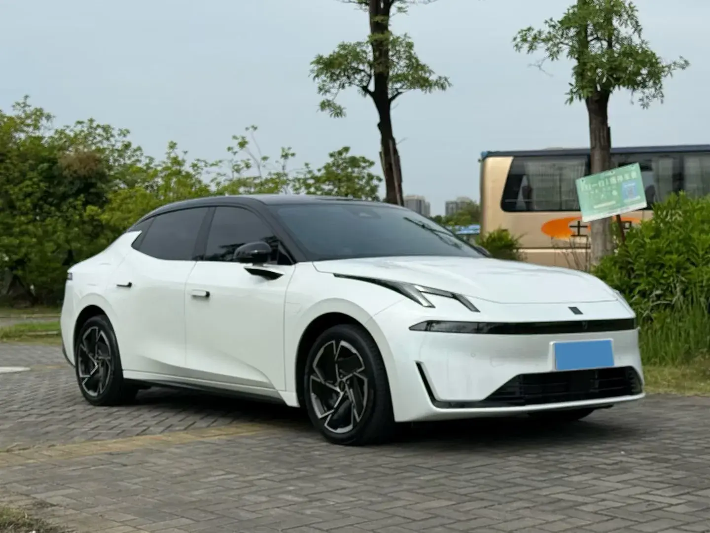 2024 LYNK&CO 07 thumbnail 3