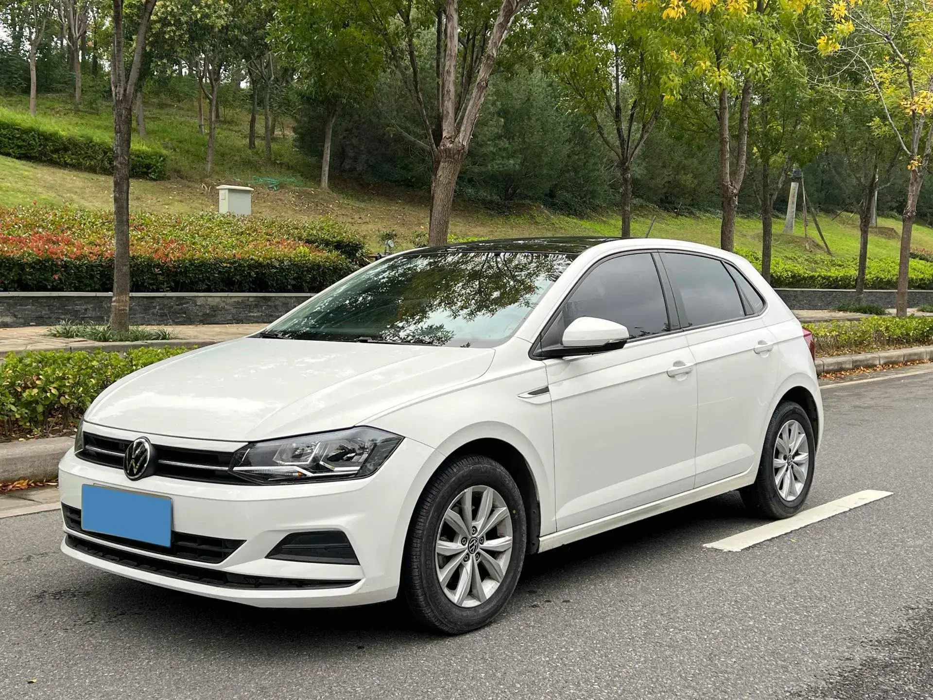 2023 VOLKSWAGEN POLO view 1