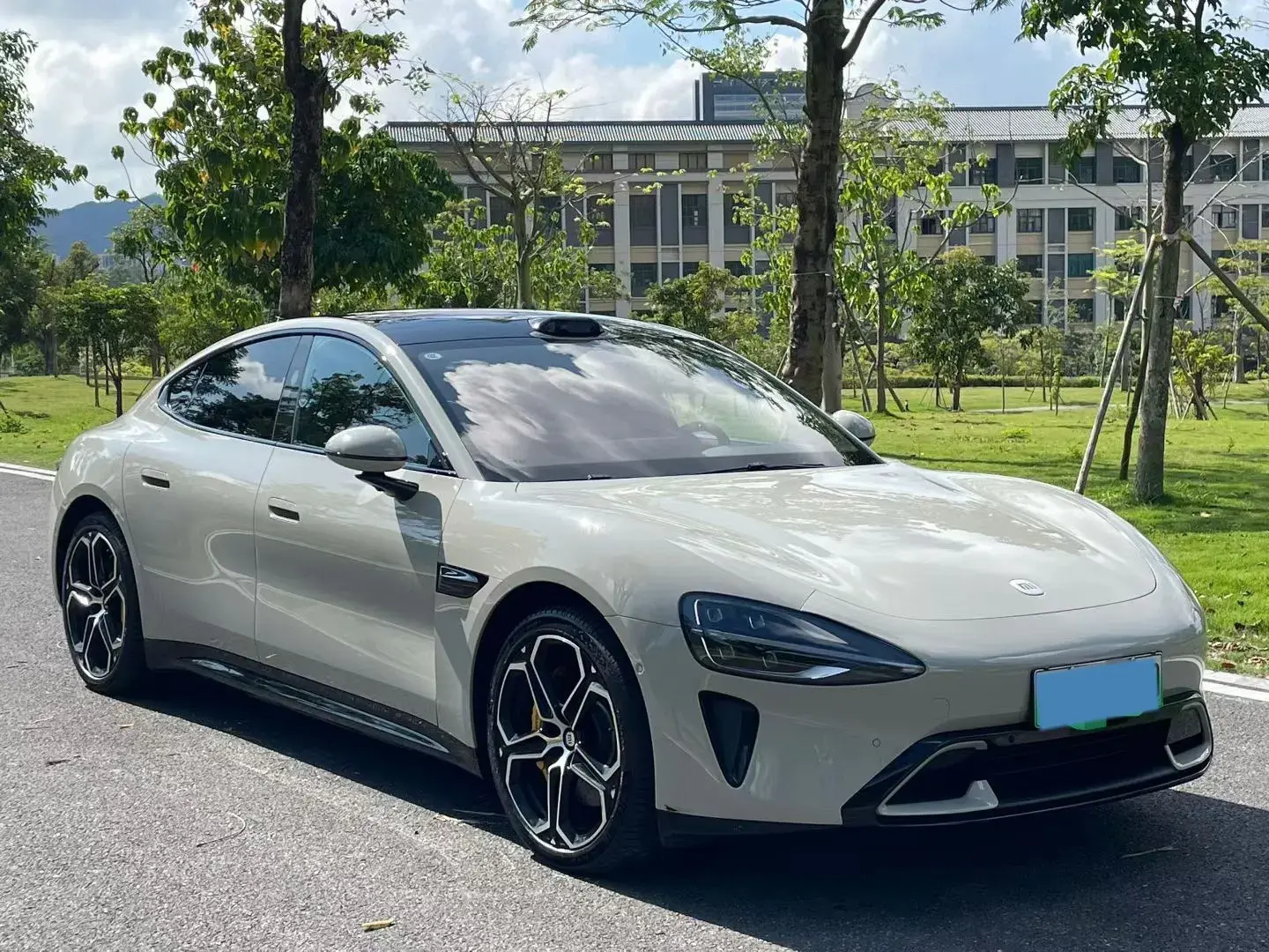 2024 MI SU7 thumbnail 3