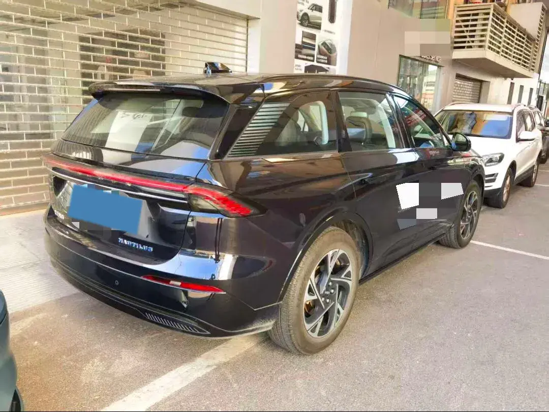 2025 LINCOLN NAUTILUS thumbnail 4