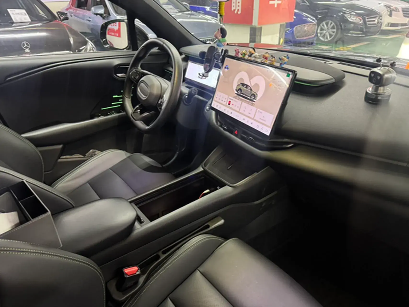 2023 LYNK&CO 06 thumbnail 4