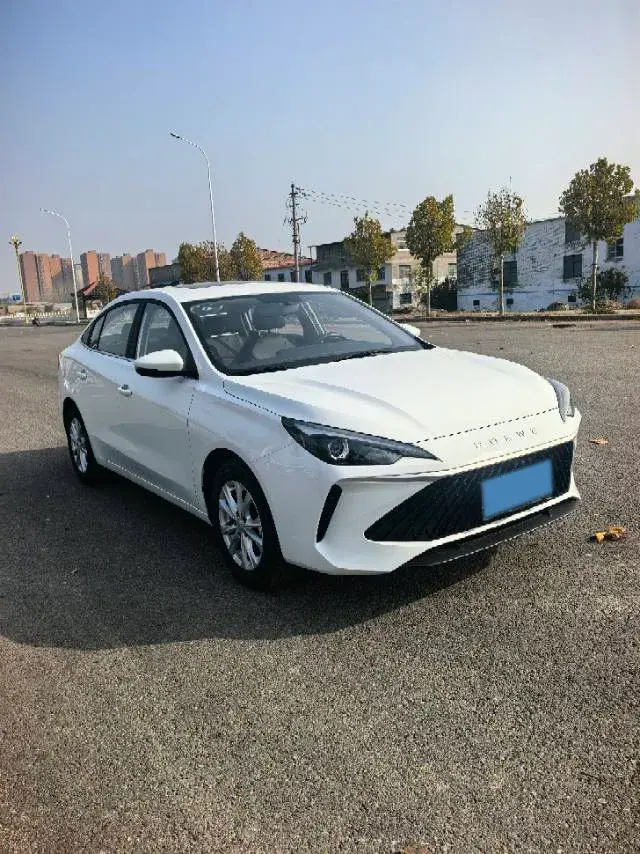 2023 ROEWE I5 thumbnail 3