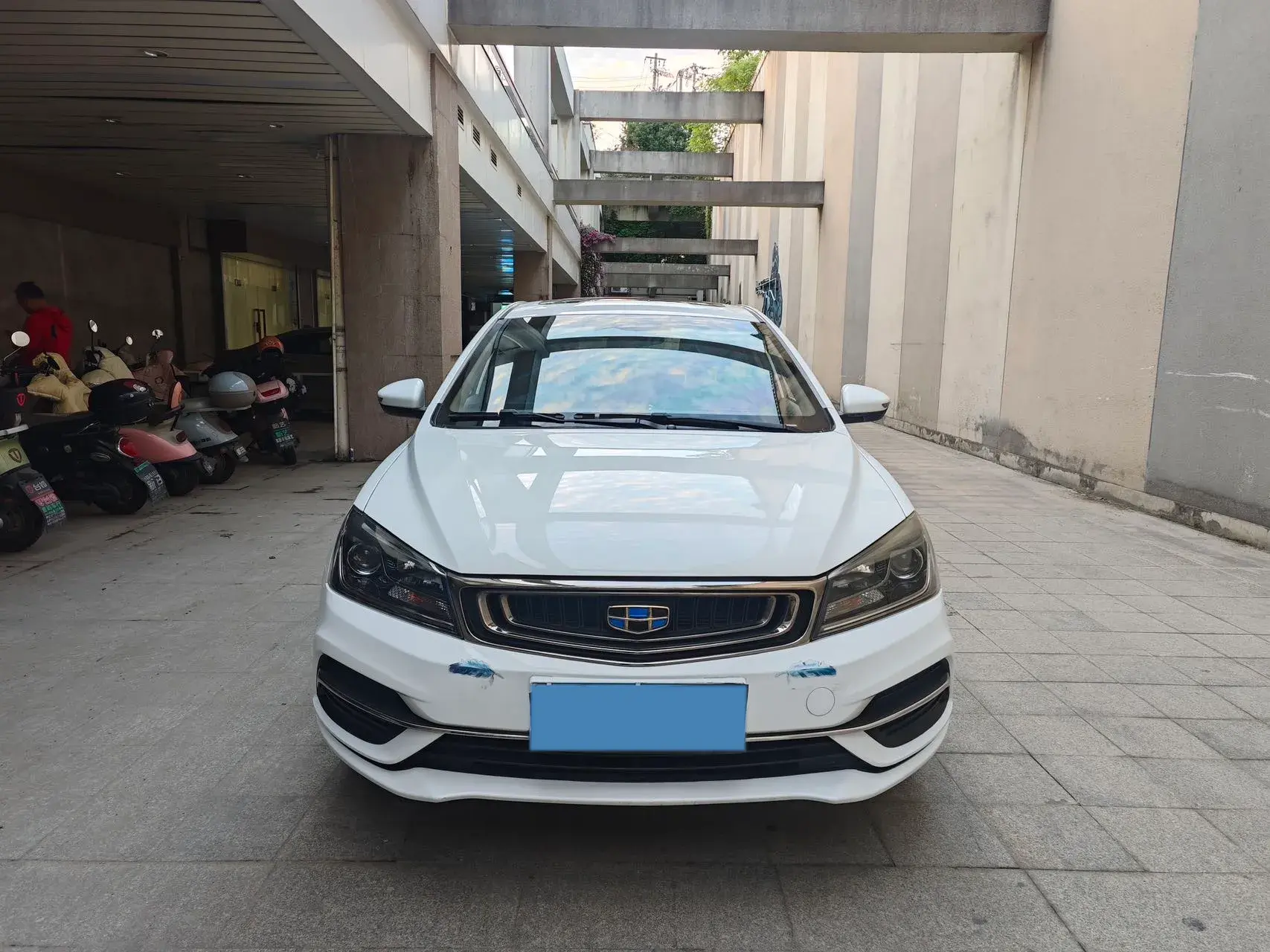 2019 GEELY EMGRAND thumbnail 3