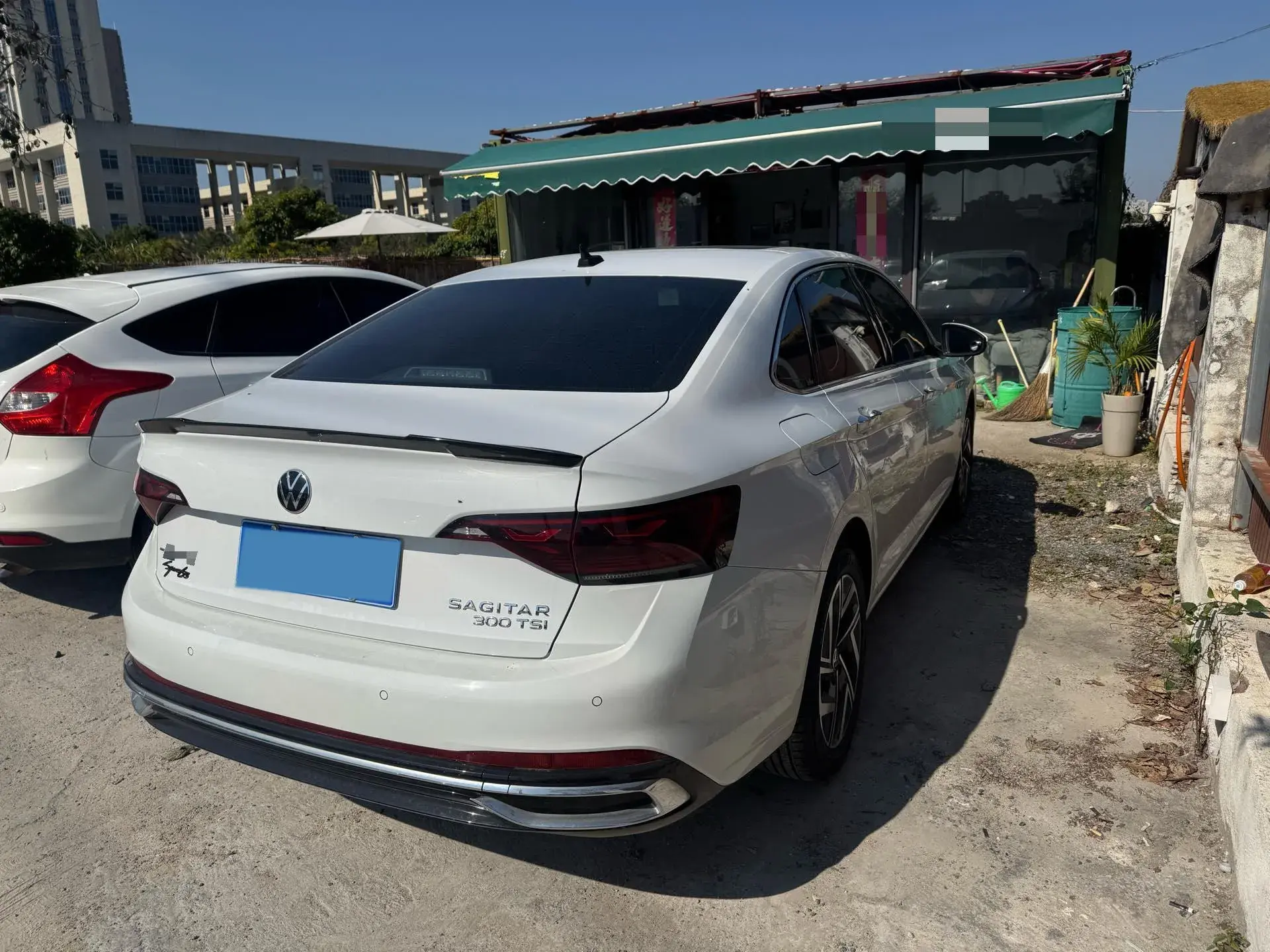 2023 VOLKSWAGEN SAGITAR thumbnail 3