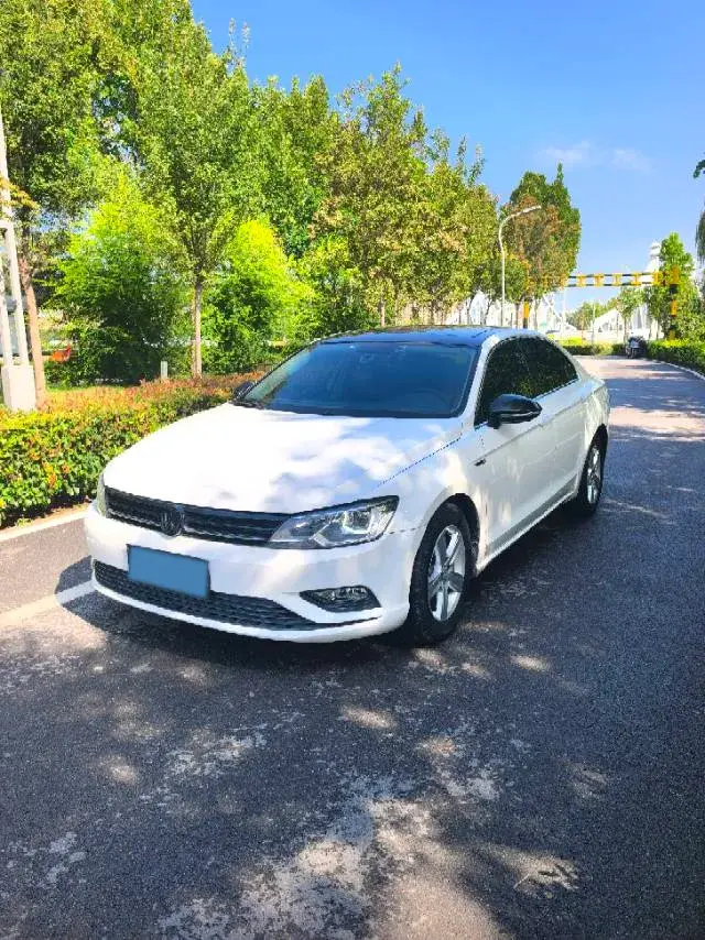 2018 VOLKSWAGEN LAMANDO view 1