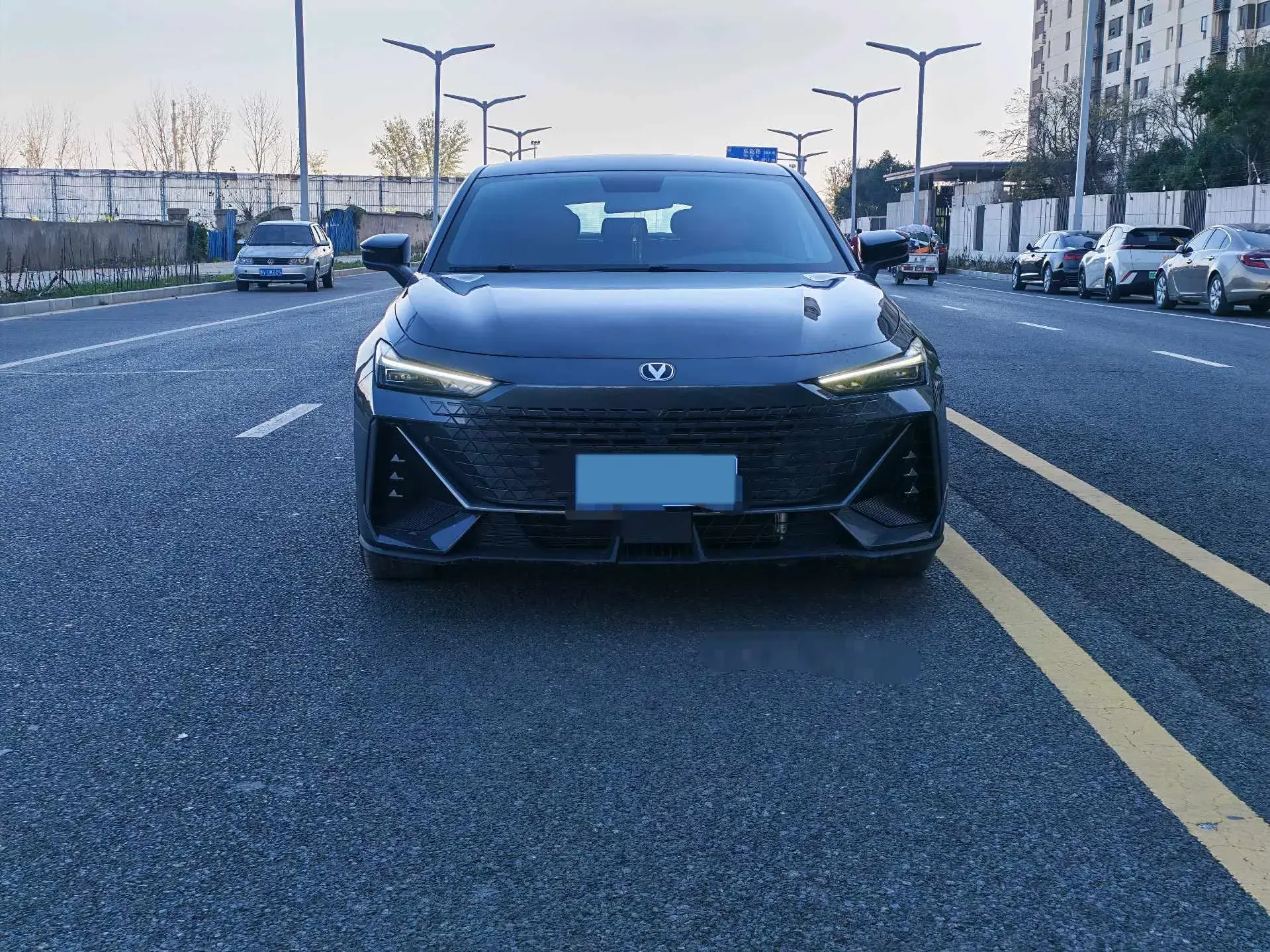 2022 CHANGAN UNI-V thumbnail 2