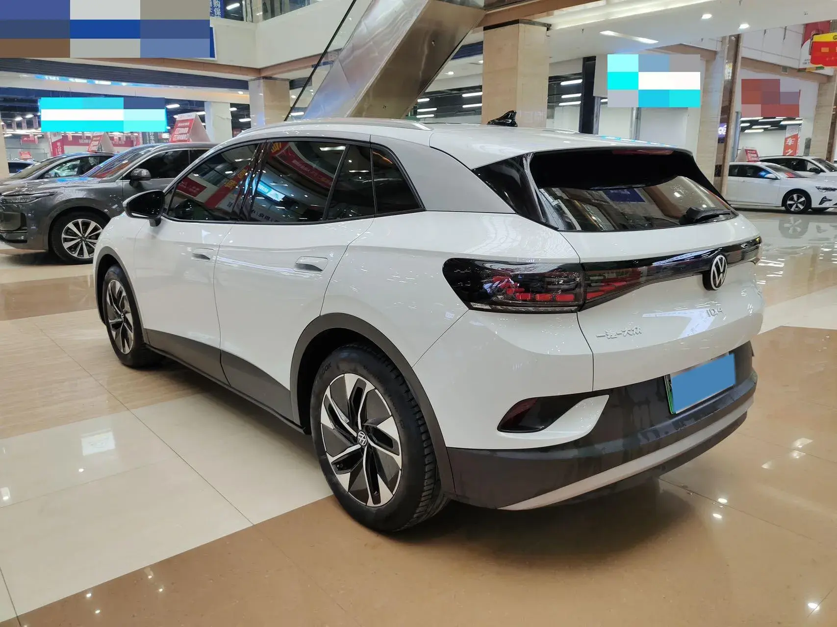 2025 VOLKSWAGEN ID.4 thumbnail 3