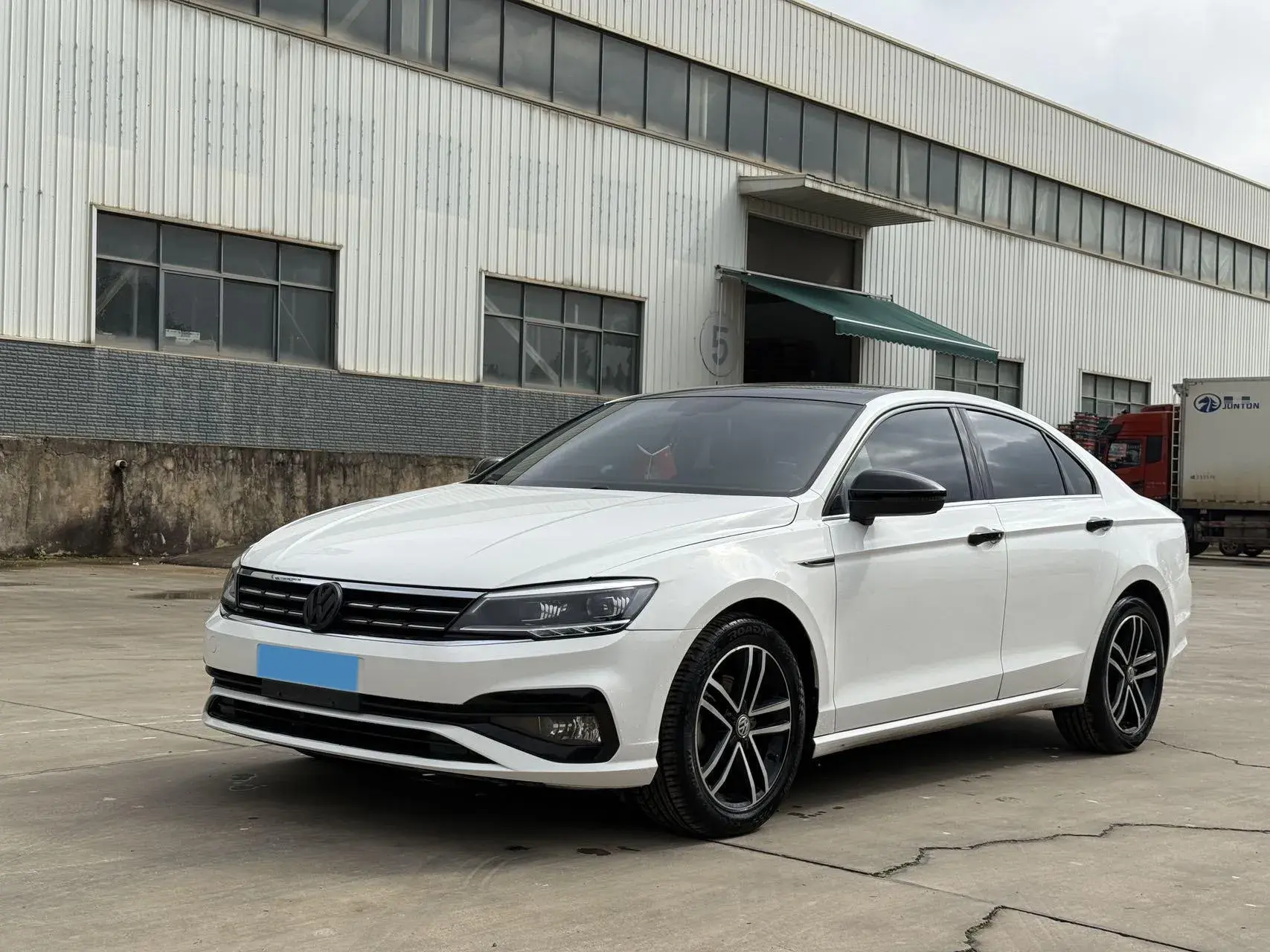 2019 VOLKSWAGEN LAMANDO view 1