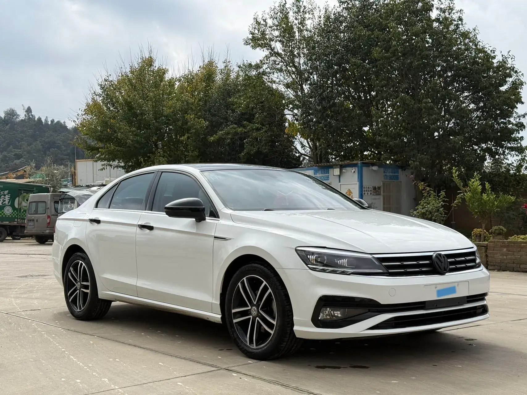 2019 VOLKSWAGEN LAMANDO thumbnail 3