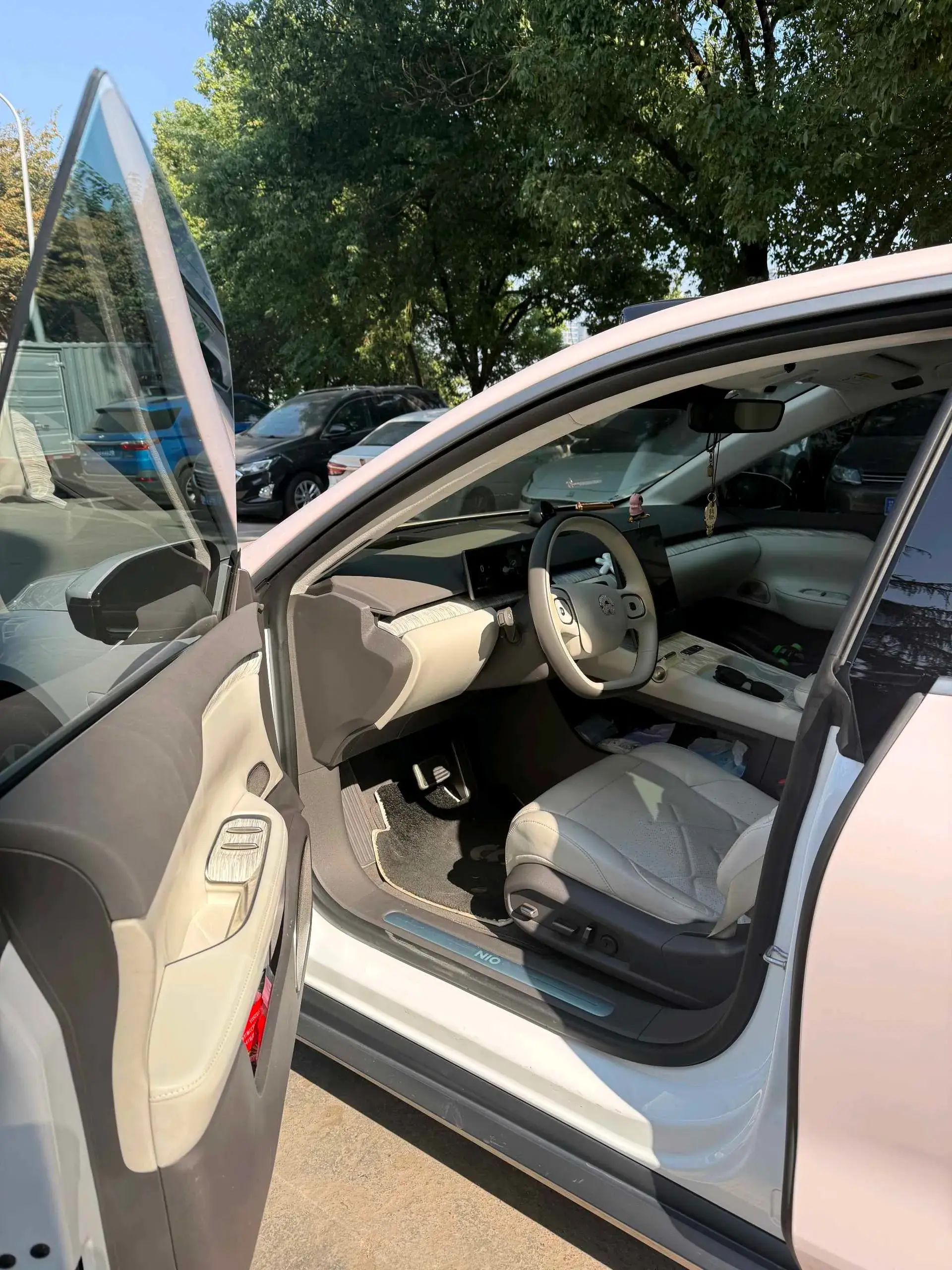 2021 VOLKSWAGEN ID.6 thumbnail 3