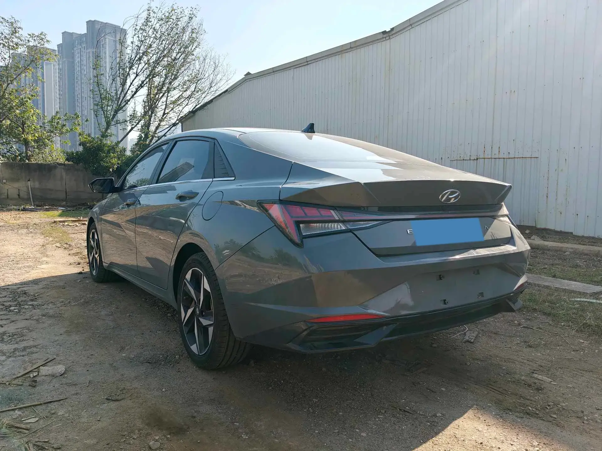 2021 HYUNDAI ELANTRA thumbnail 4