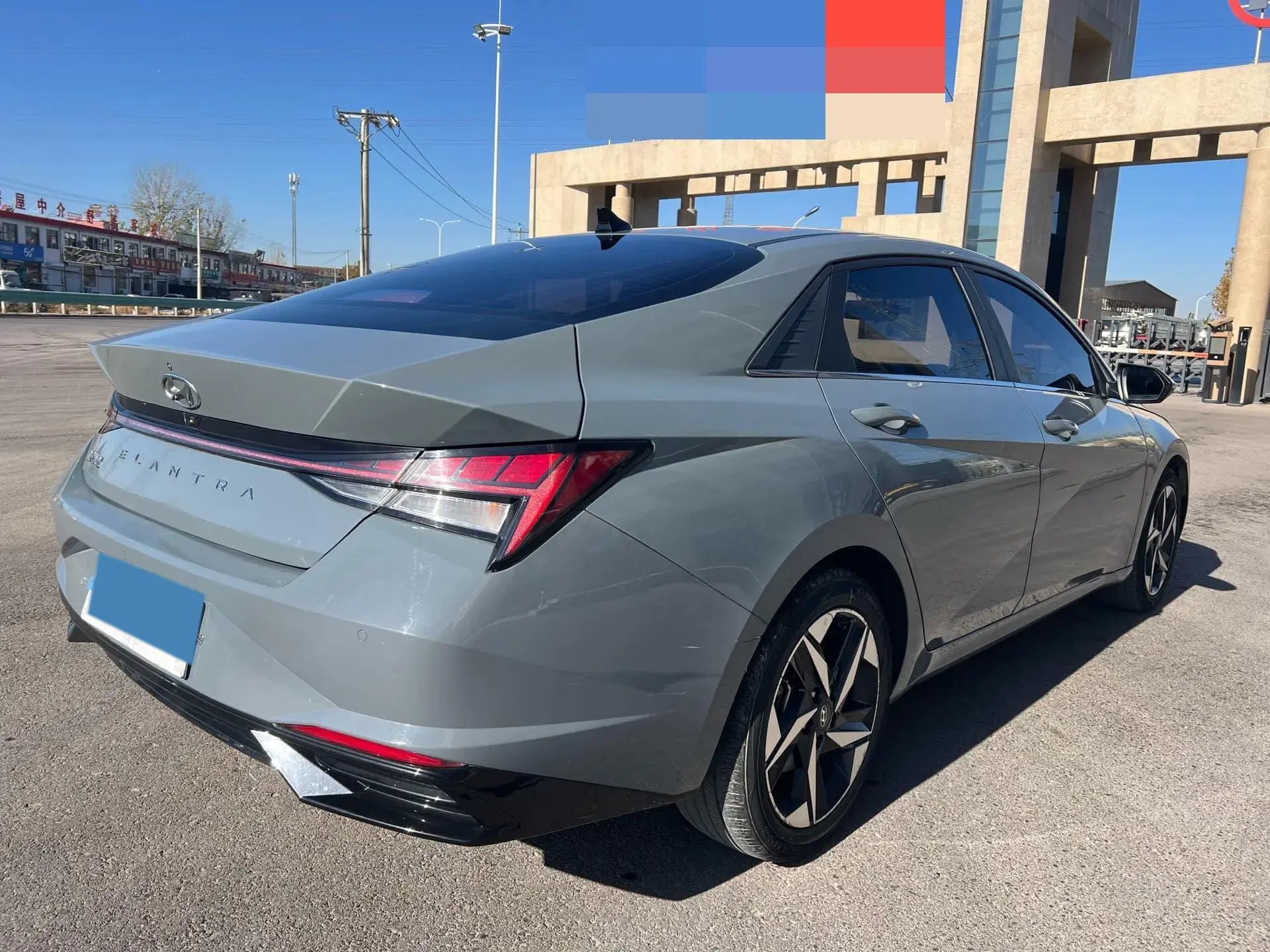 2021 HYUNDAI ELANTRA thumbnail 4