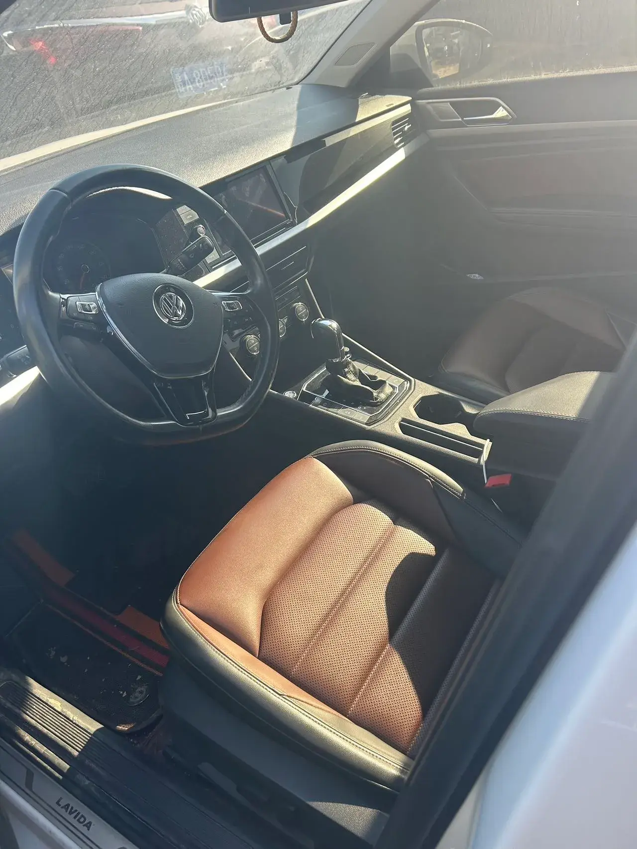 2019 VOLKSWAGEN LAVIDA thumbnail 2