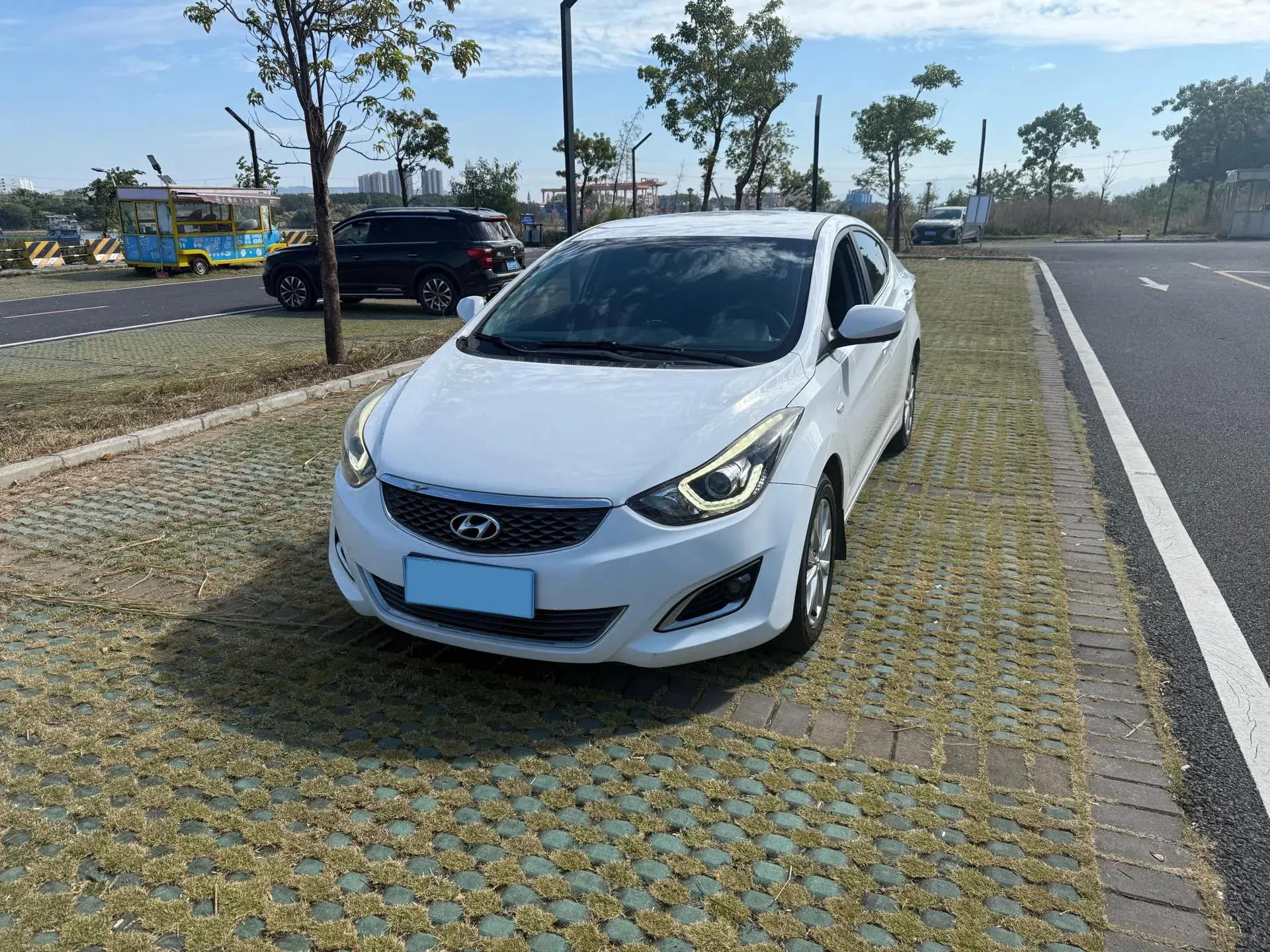 2016 HYUNDAI ELANTRA view 1