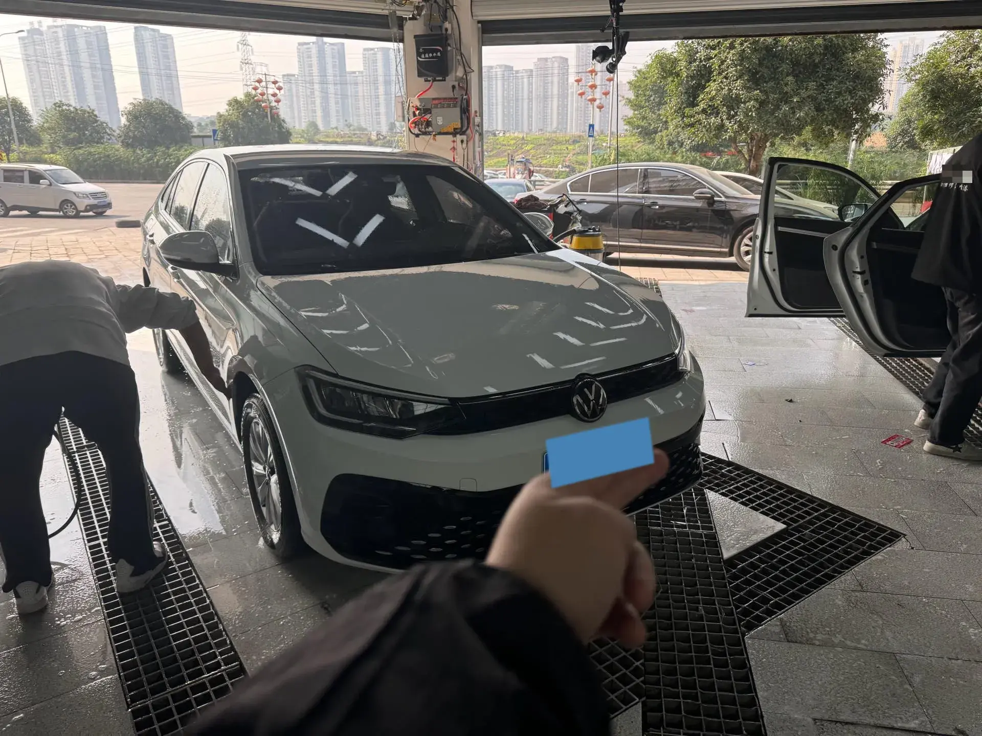 2025 VOLKSWAGEN LAVIDA thumbnail 3