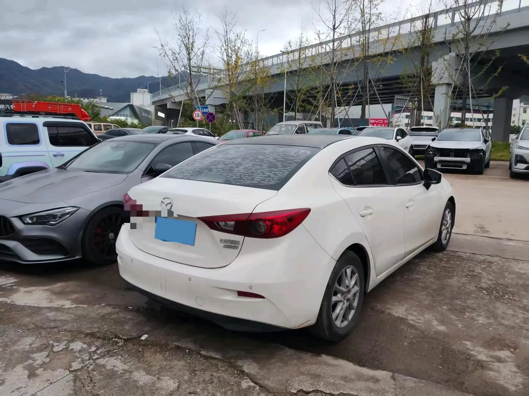 2017 MAZDA 3 thumbnail 4