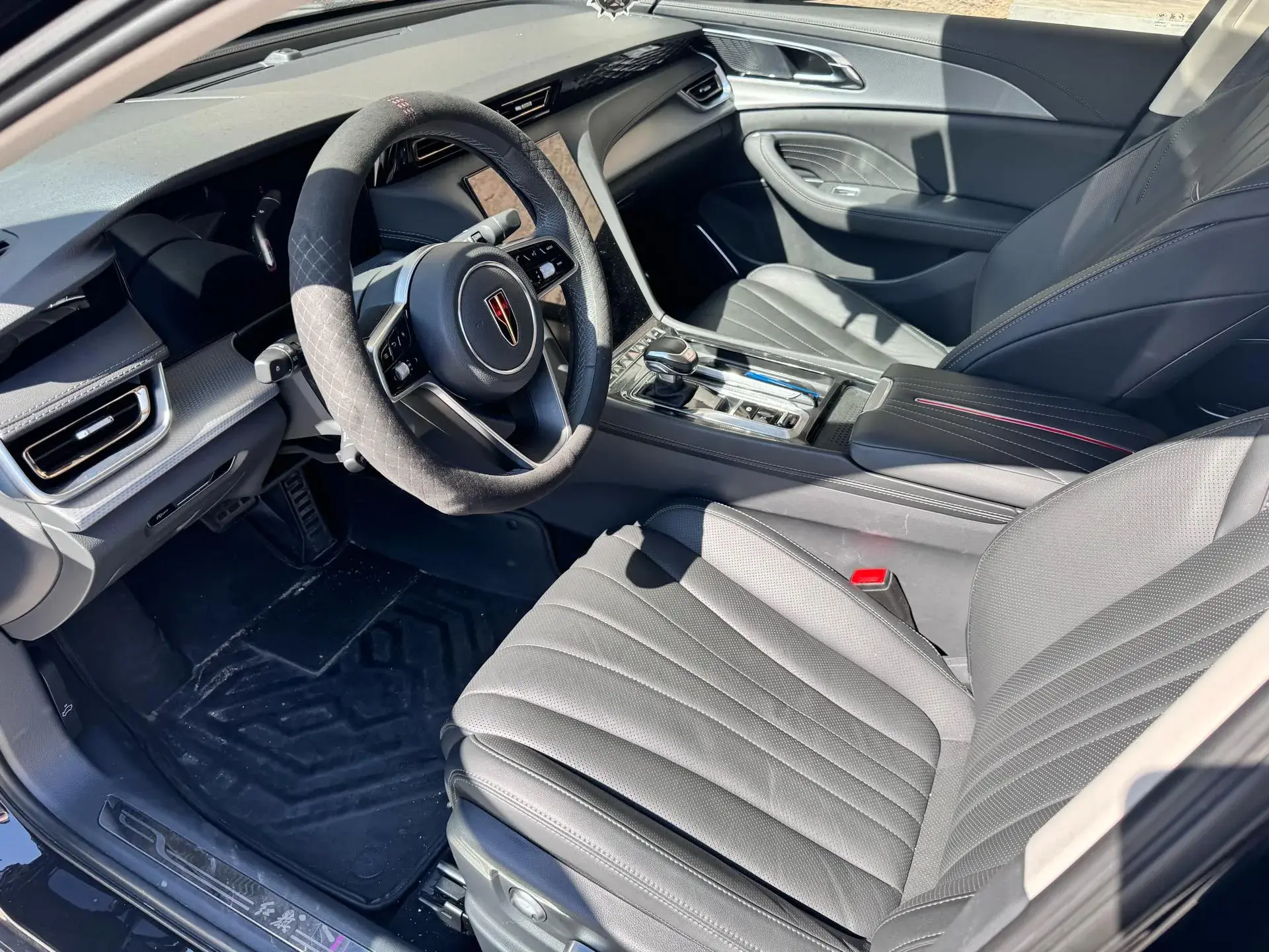 2023 HONGQI H5 thumbnail 4