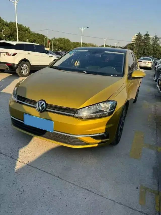 2018 VOLKSWAGEN GOLF view 1