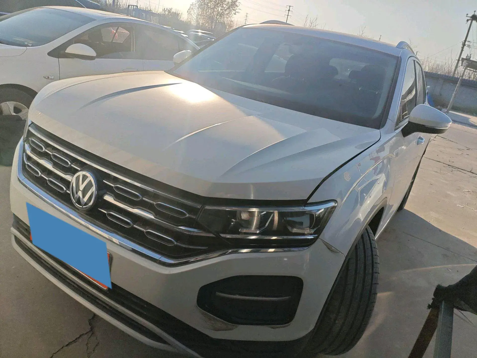 2019 VOLKSWAGEN TAYRON view 1