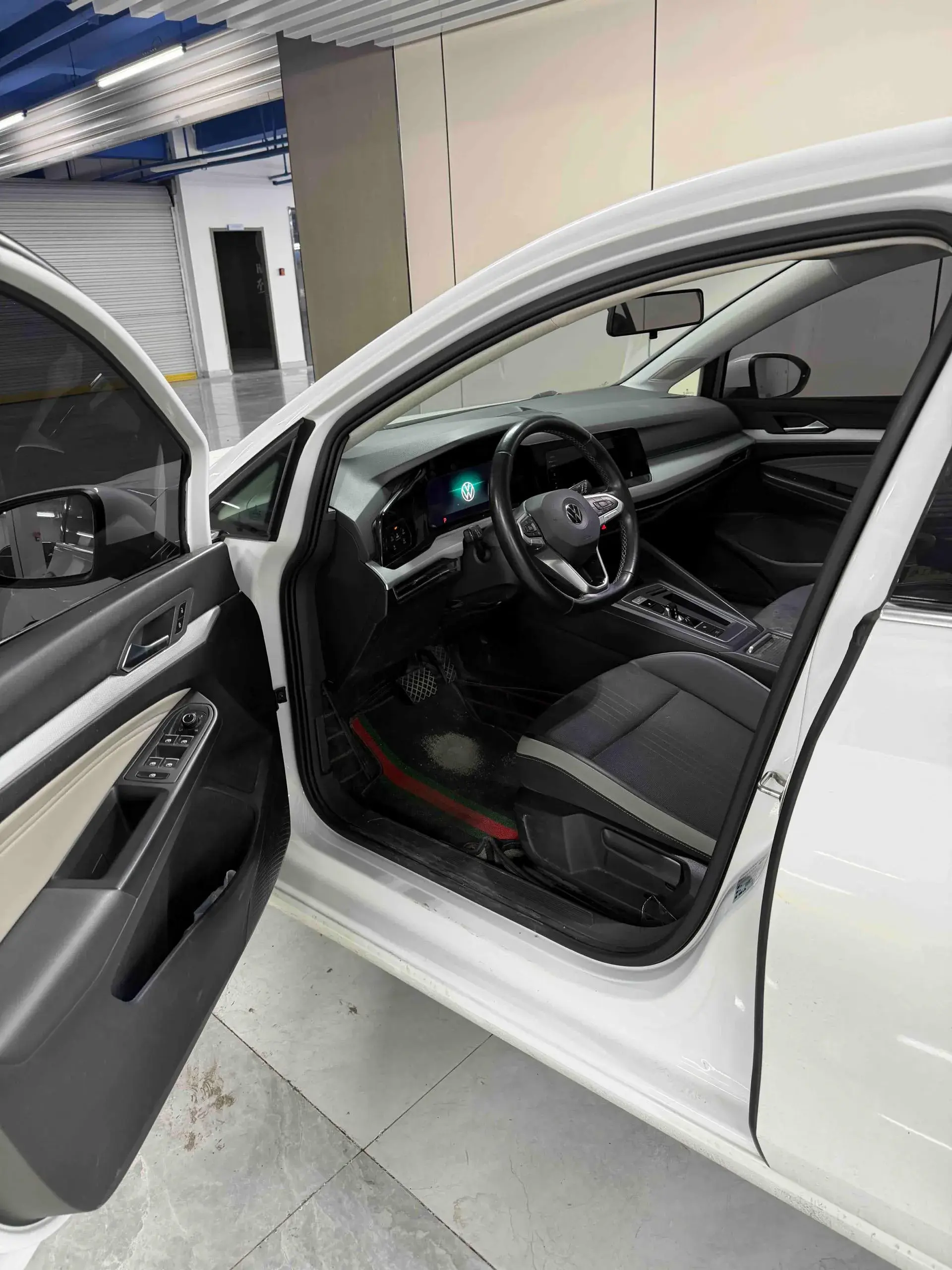 2021 VOLKSWAGEN GOLF thumbnail 4