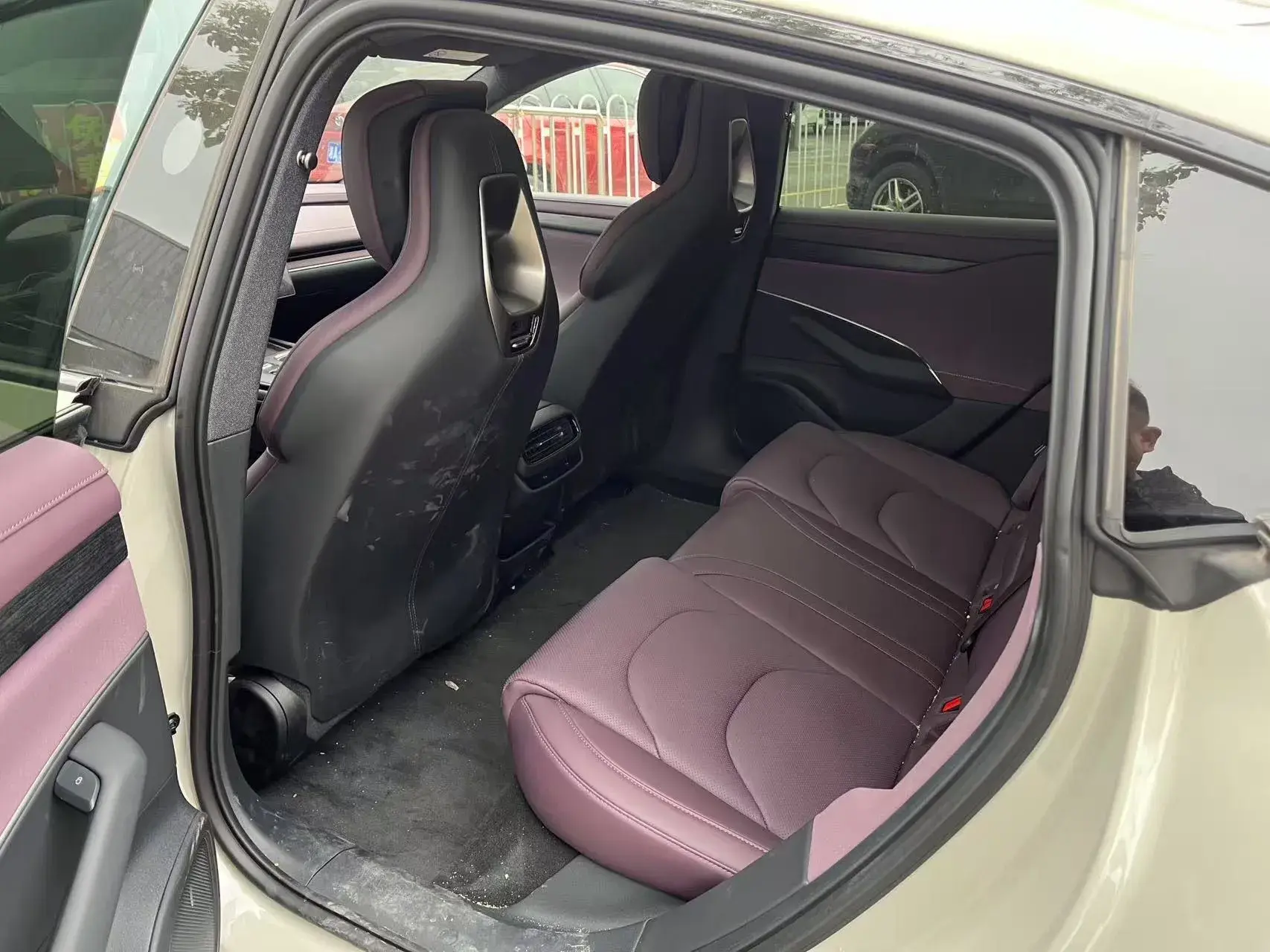 2024 MI SU7 thumbnail 4