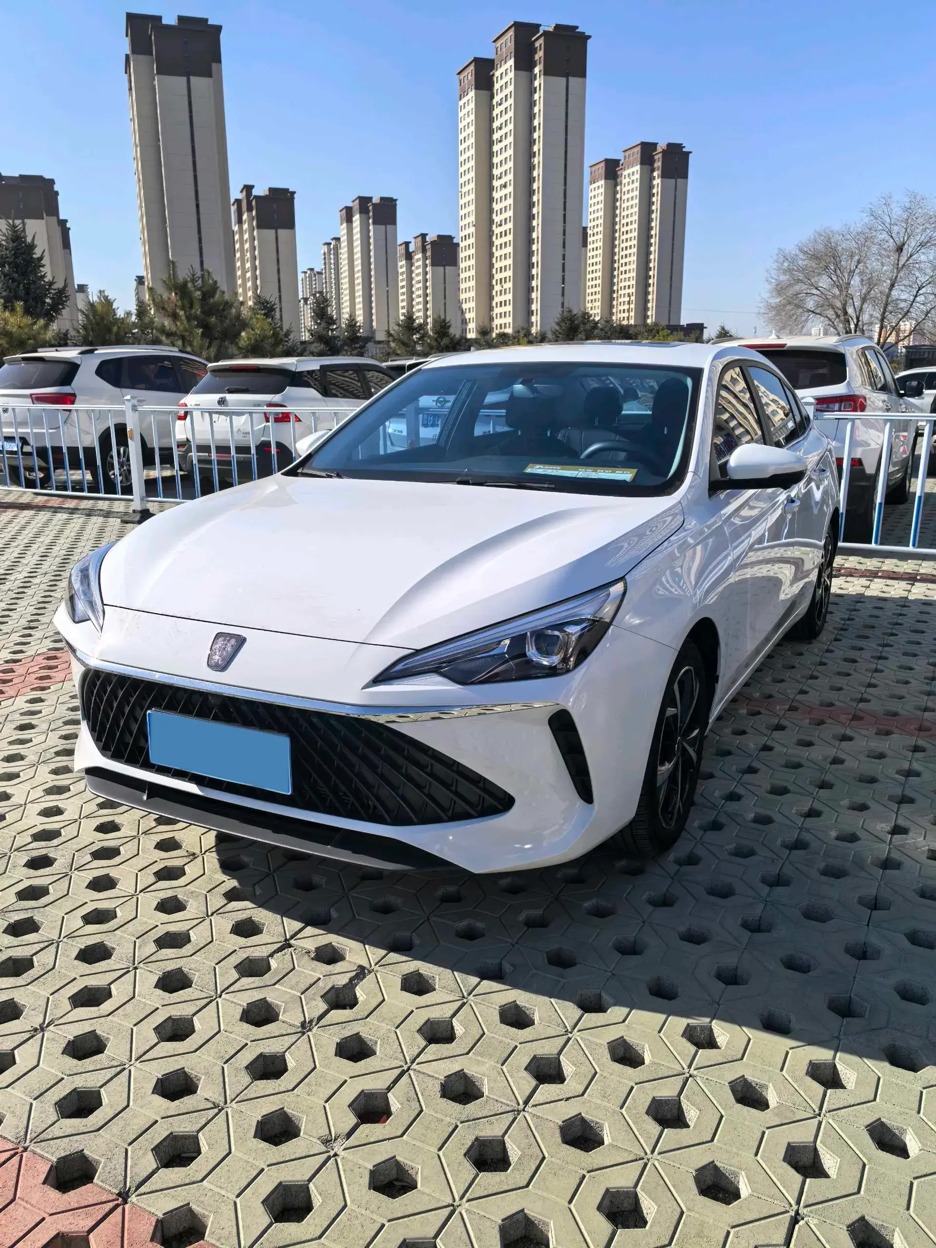 2023 ROEWE I5 view 1