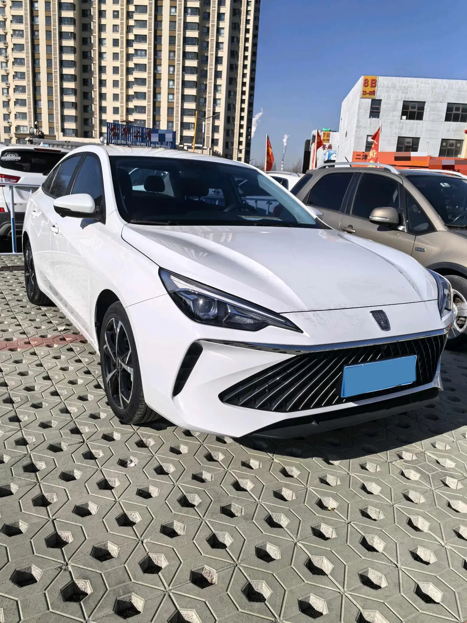 2023 ROEWE I5 thumbnail 2