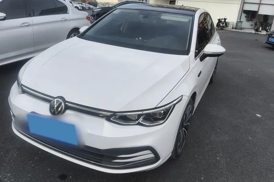 2021 VOLKSWAGEN GOLF view 1
