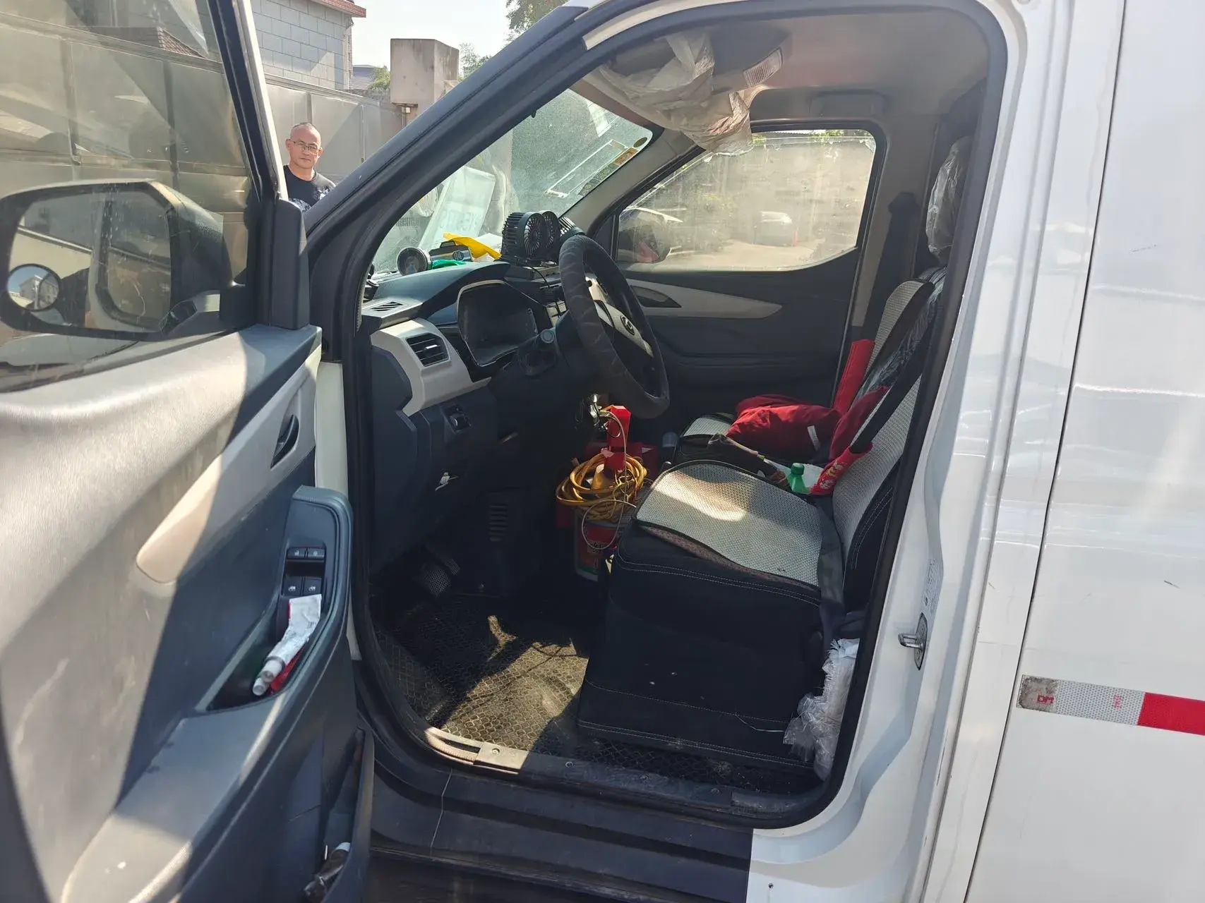 2021 MAXUS EV30 thumbnail 3