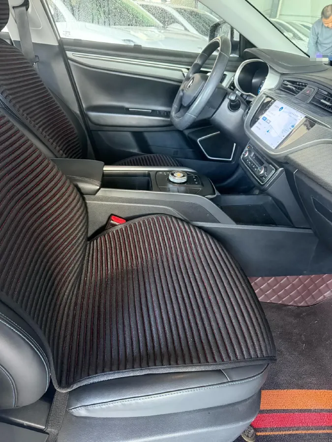 2022 Livan Maple 60s BEV 51.8KWH,autocango,china used car exporter,china ev exporter,chinese used car exporter,chinese used ev exporter