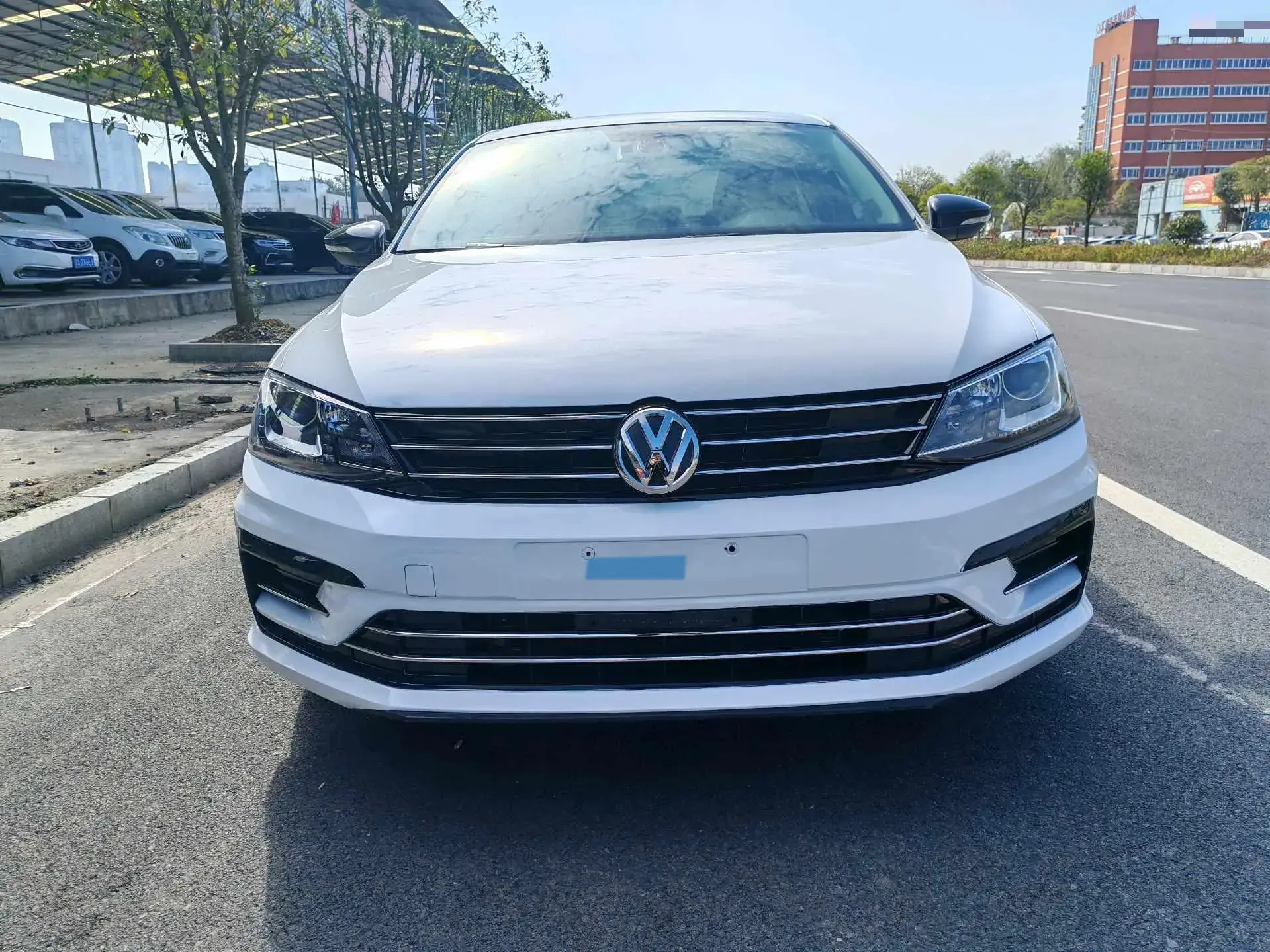 2018 VOLKSWAGEN SAGITAR thumbnail 2