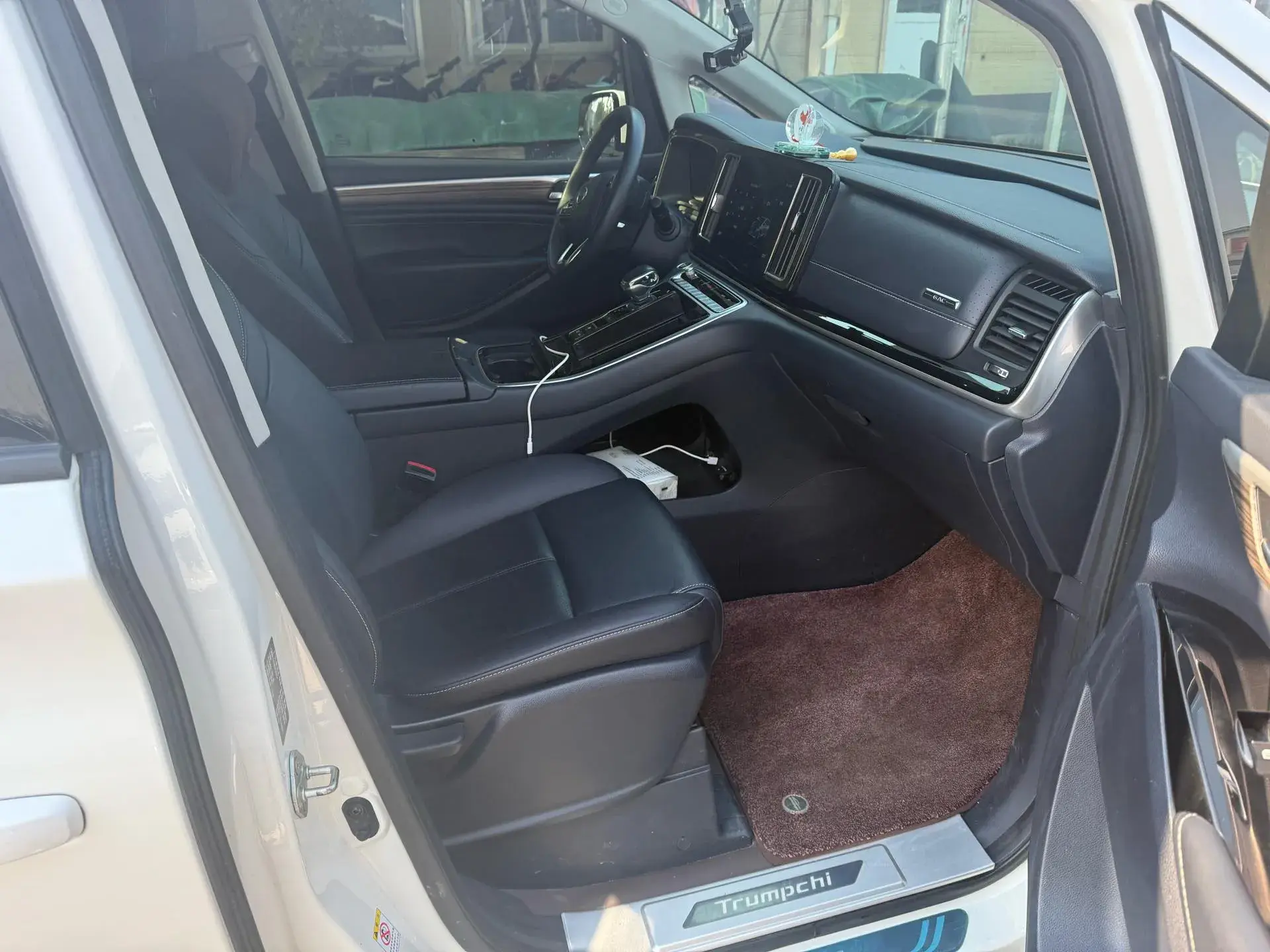 2021 GAC TRUMPCHI thumbnail 3