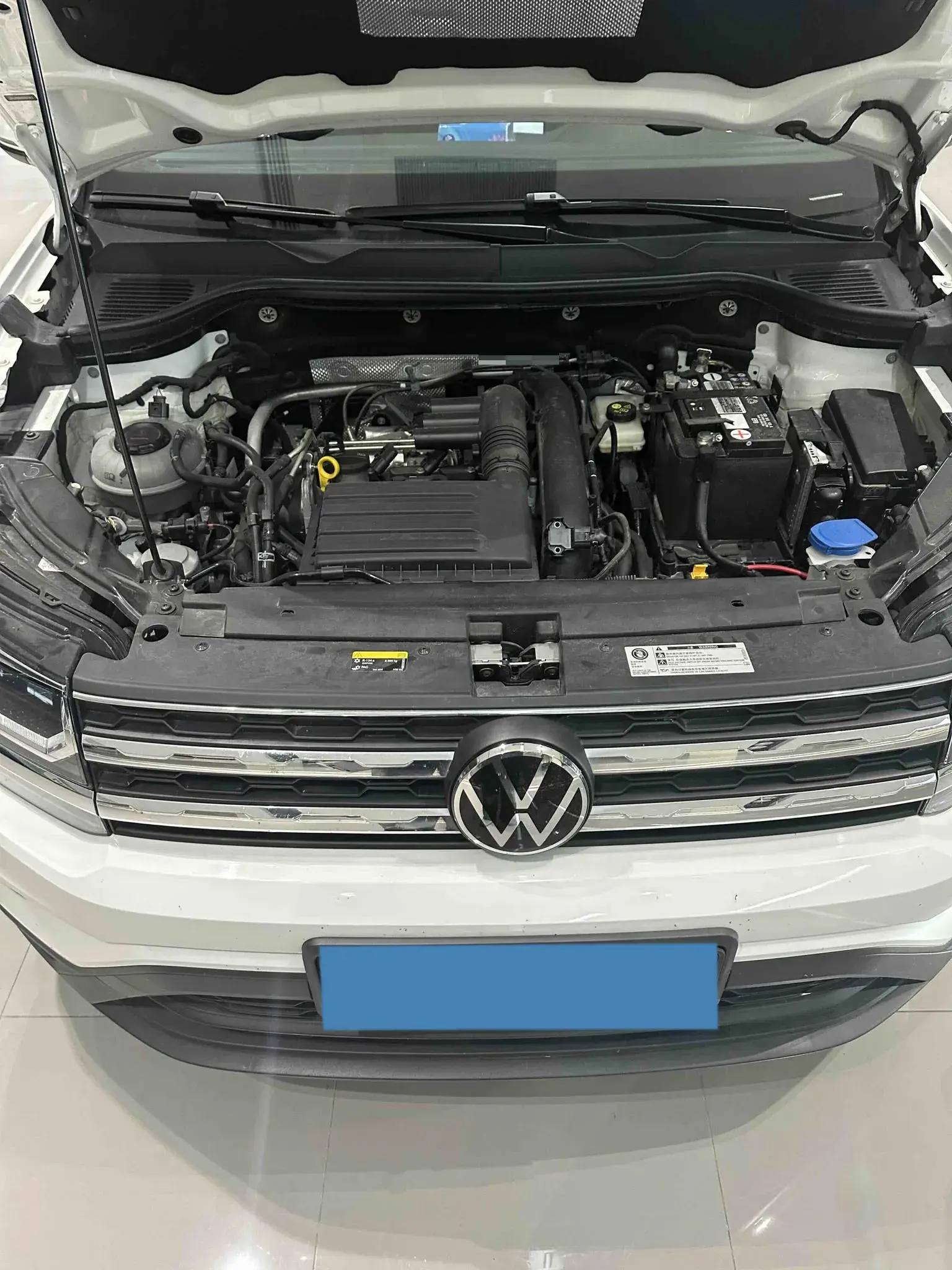 2022 VOLKSWAGEN THARU thumbnail 3