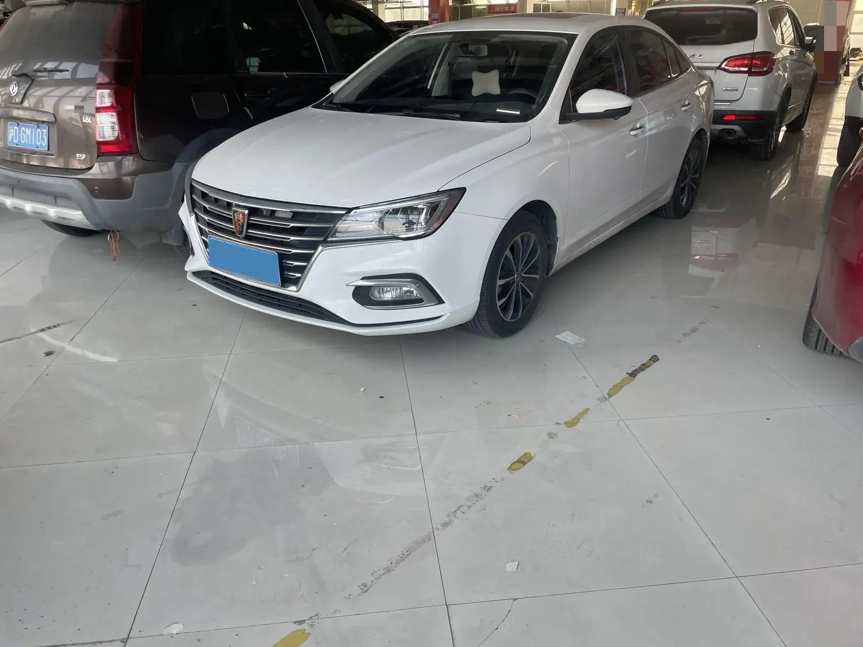 2020 ROEWE I5 view 1