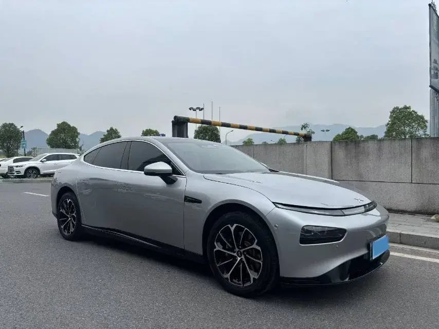 2022 XPENG P7 thumbnail 3