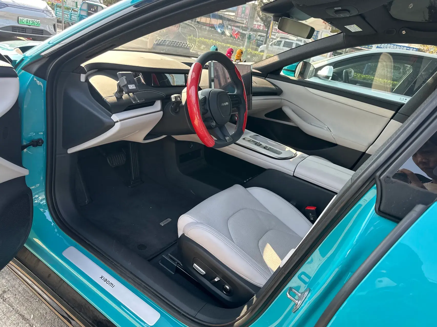 2024 MI SU7 thumbnail 3