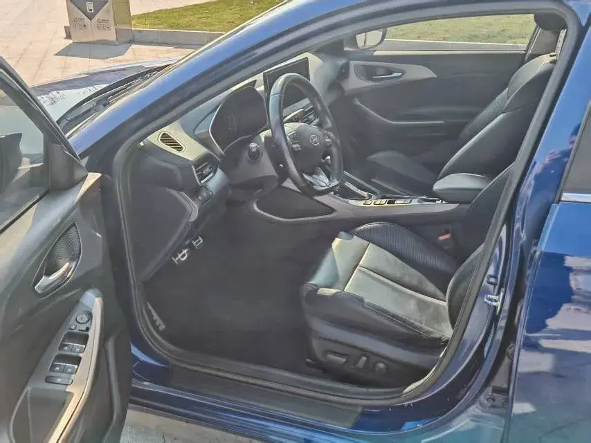 2019 HYUNDAI LA thumbnail 4