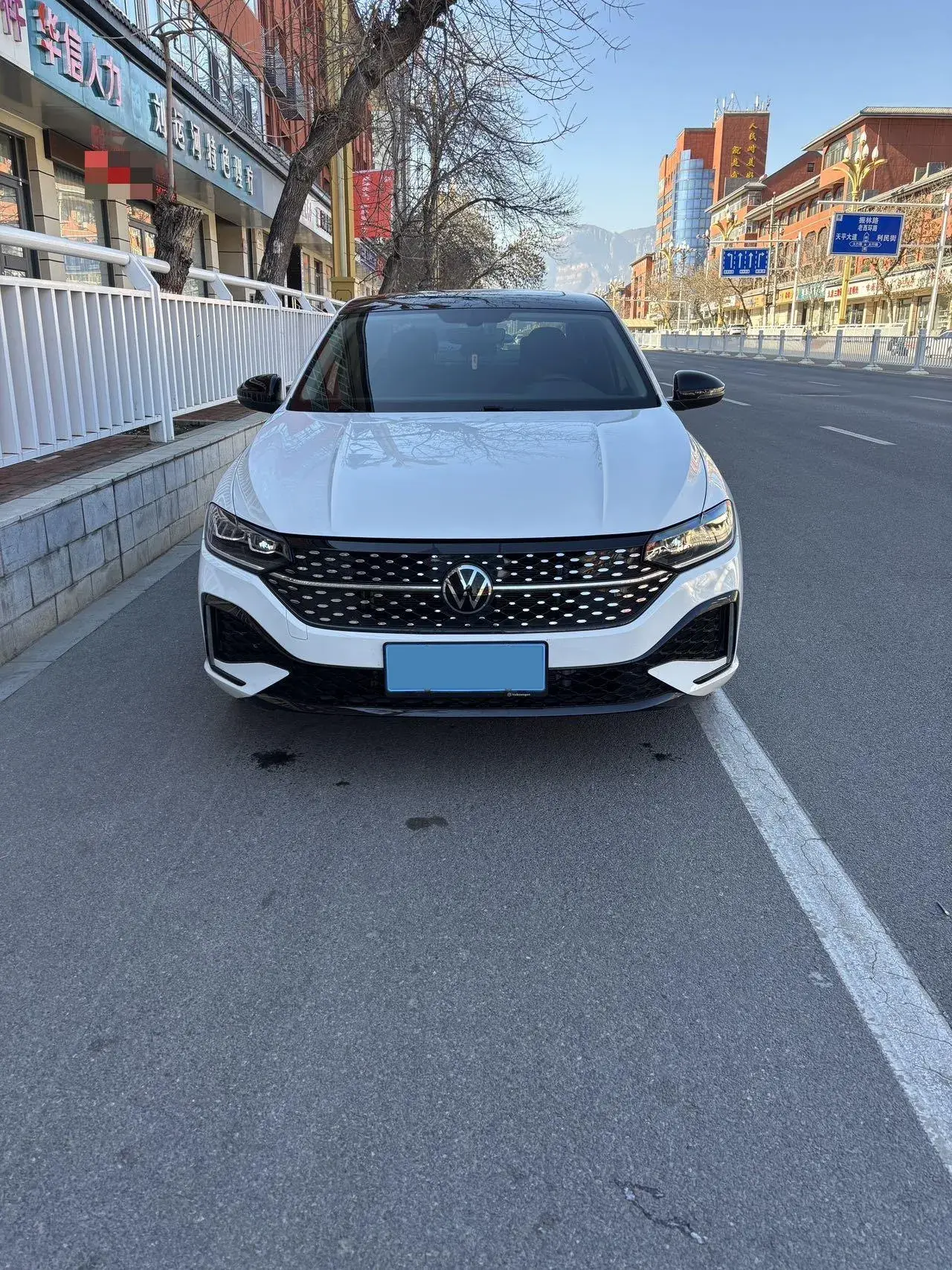 2023 VOLKSWAGEN LAVIDA thumbnail 2