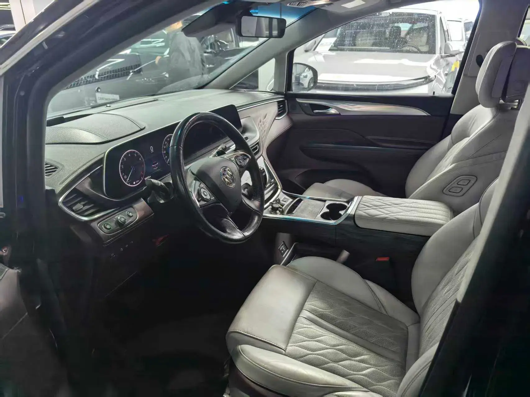 2022 BUICK GL8 thumbnail 3