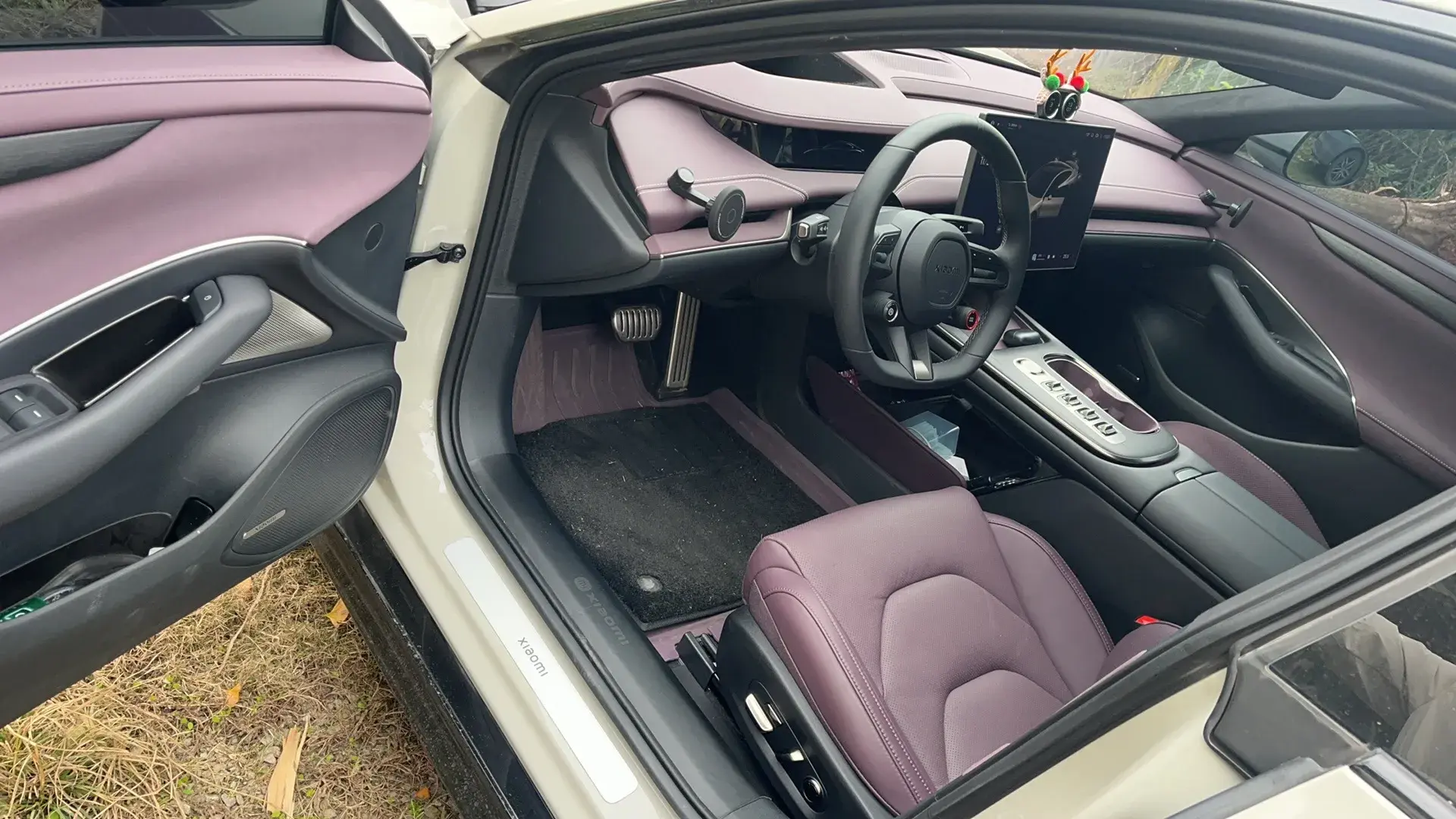 2024 MI SU7 thumbnail 2