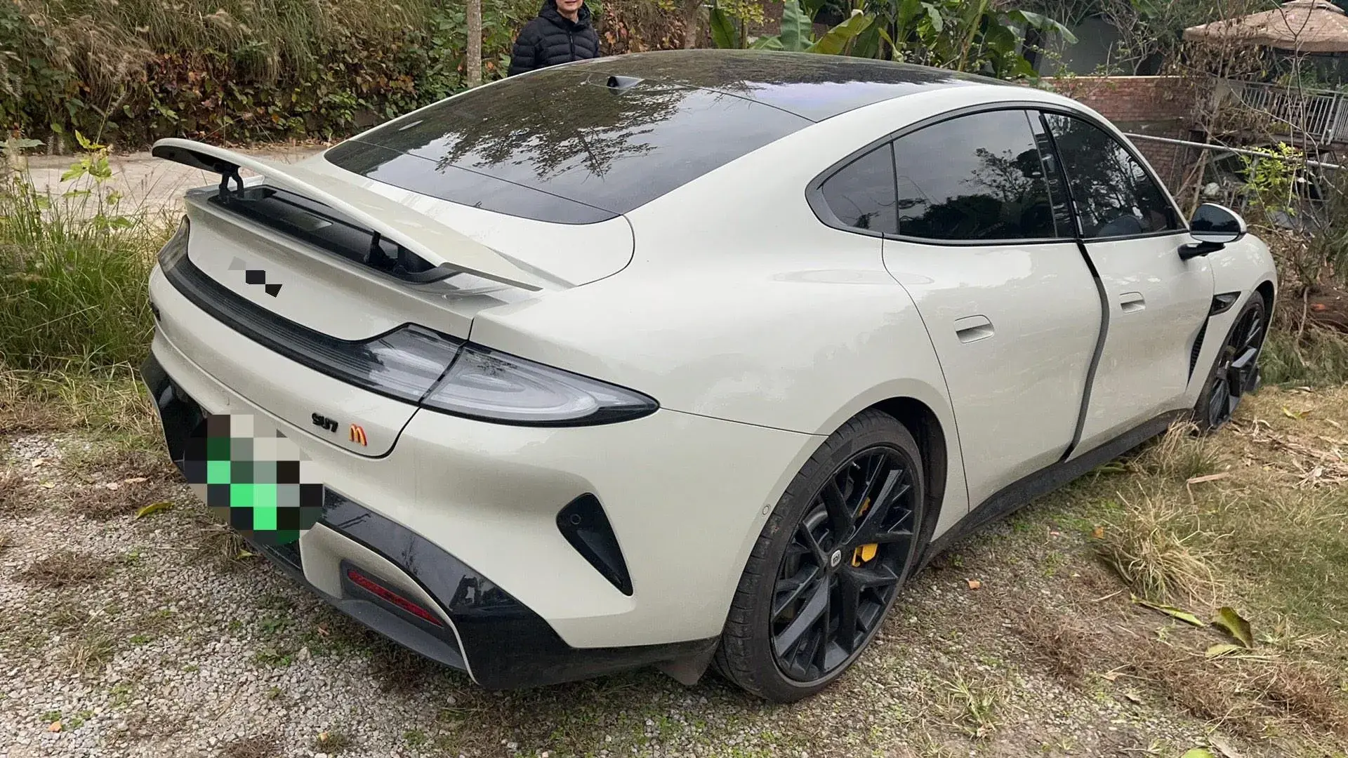 2024 MI SU7 thumbnail 3