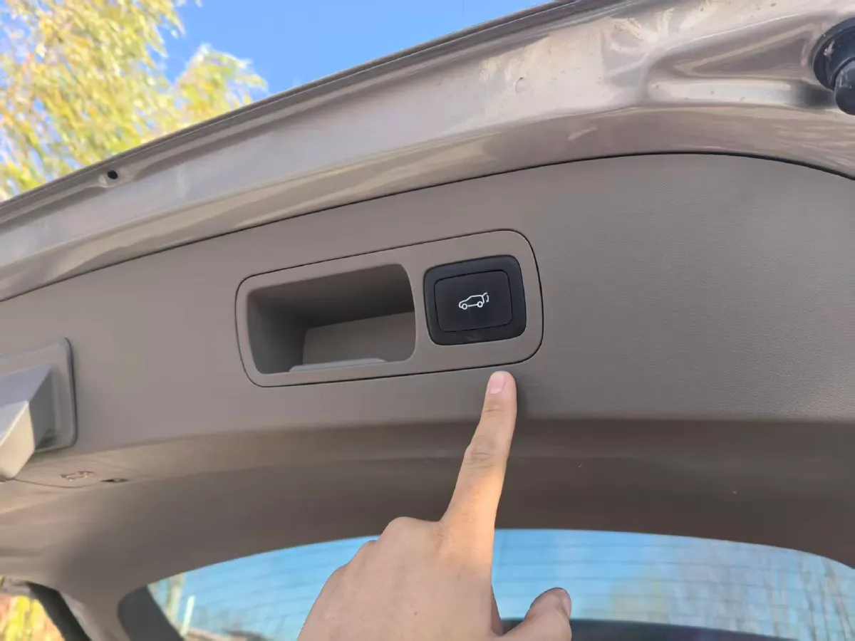 2023 Roewe RX9 2.0T 242HP L4 9AT,autocango,china used car exporter,china ev exporter,chinese used car exporter,chinese used ev exporter